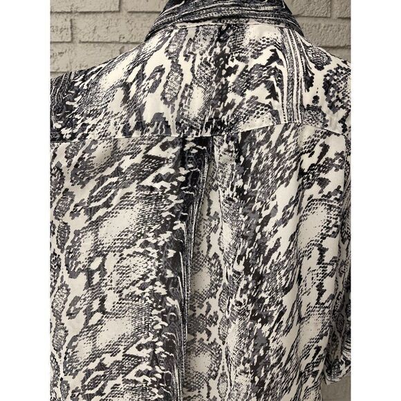 A.N.A A New Approach Animal Print Button Down Shirt With Roll Tab Sleeves Size L - Picture 7 of 10